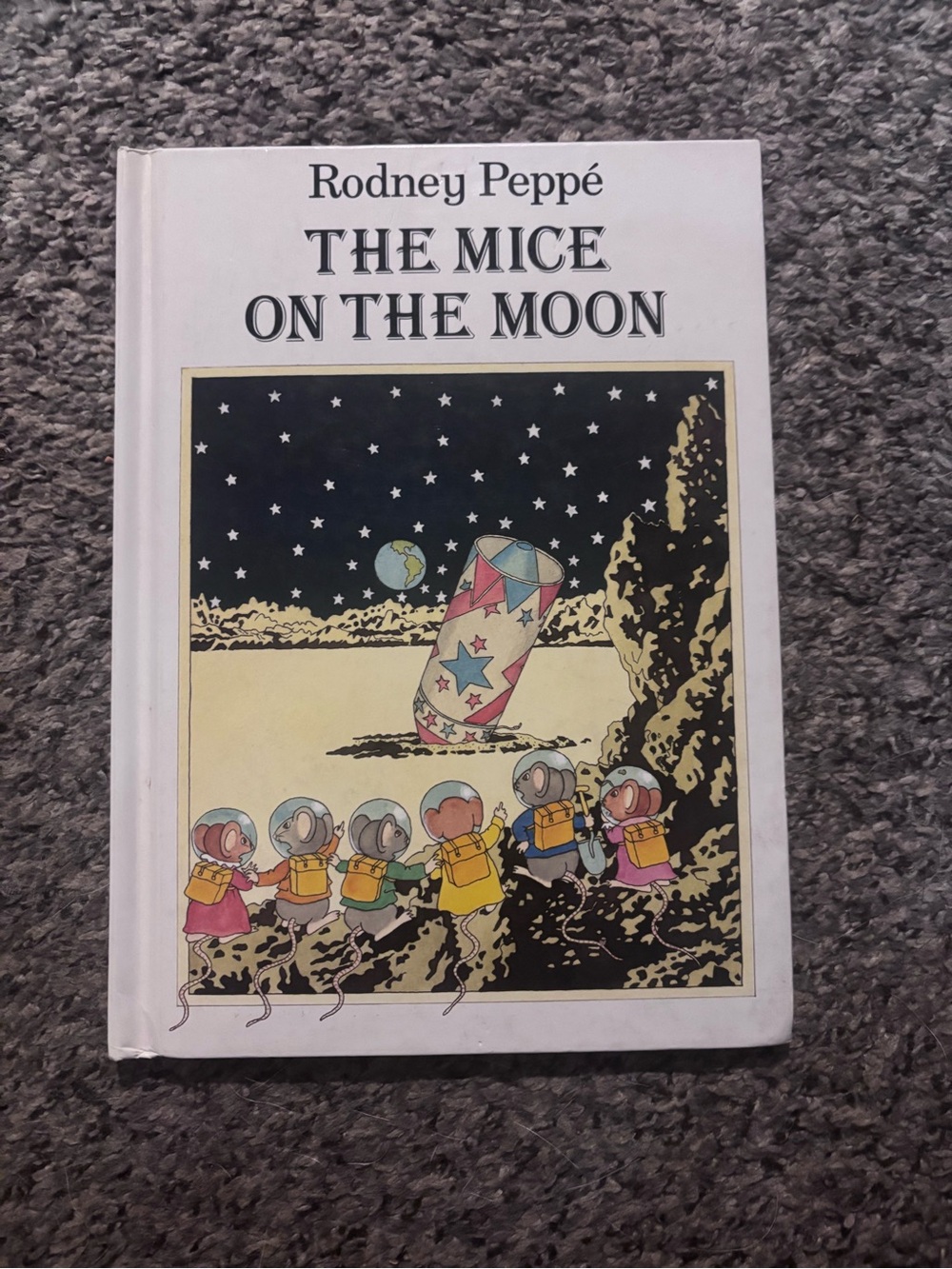 Rodney Peppé The Mice on the Moon Hardcover Book - White Cover